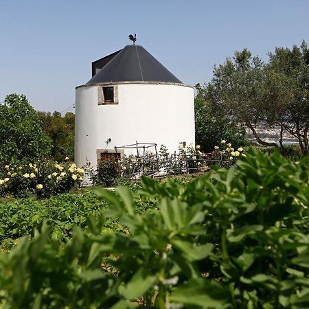 Ola Belem! Cozy Windmill, Stunning Views To Lisboa Bed & Breakfast Капарика Екстериор снимка